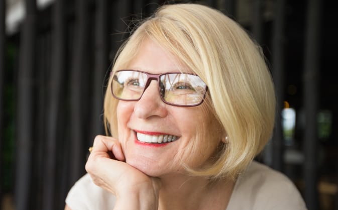  Woman smiling with good teeth